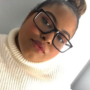 Meet your Posher, Christine